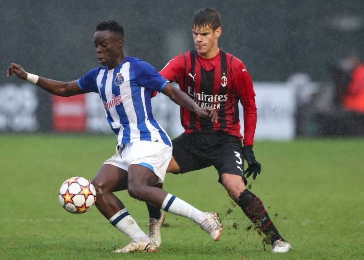 遗憾！米兰2022年270万欧卖科尔克兹，如今4000万英镑加盟利物浦